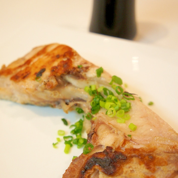 フライパンで簡単 ぶりカマの塩焼き レシピ 作り方 By すたーびんぐ 楽天レシピ フライパンで簡単 ぶりカマの塩焼き レシピ 作り方 By すたーびんぐ 楽天レシピ